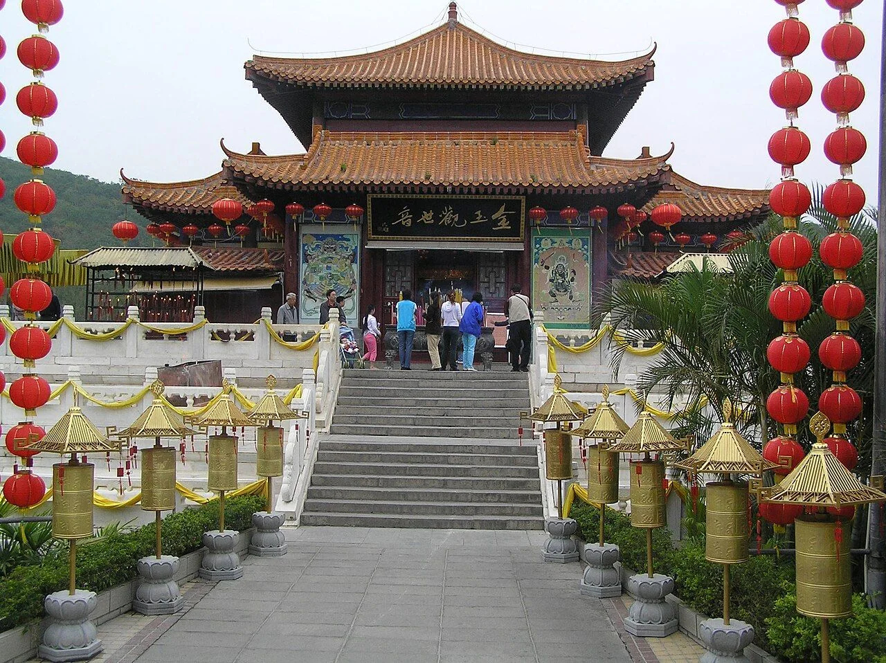 三亜近郊の南山寺の建物。